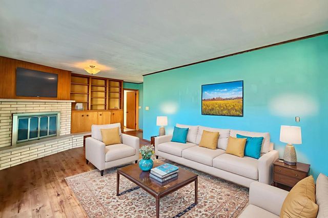 442 Oakland LANE, Elkhorn, WI 53121