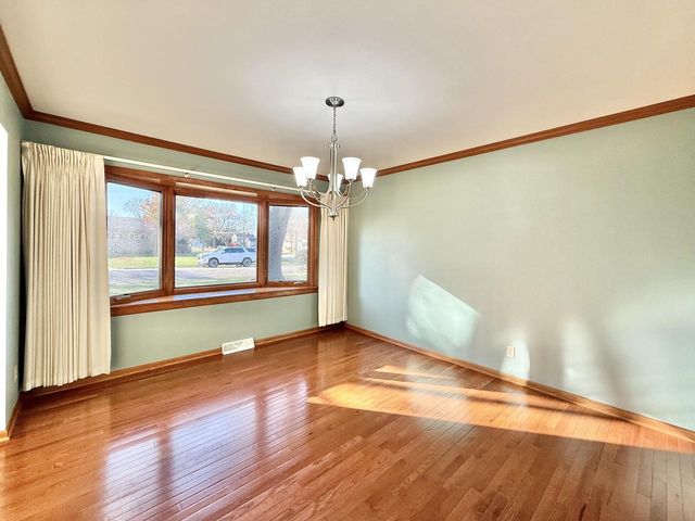 442 Oakland LANE, Elkhorn, WI 53121