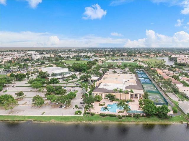 9342 S Belfort Circle 214, Tamarac, FL 33321