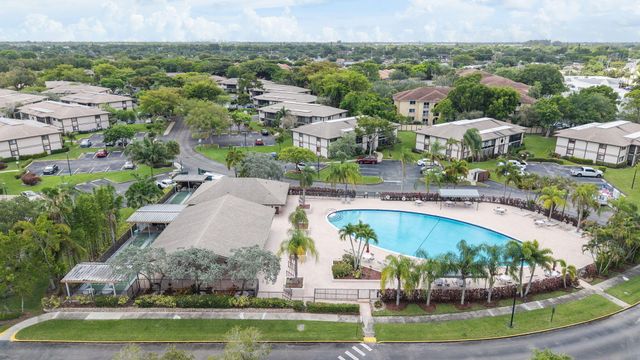 9342 S Belfort Circle 214, Tamarac, FL 33321