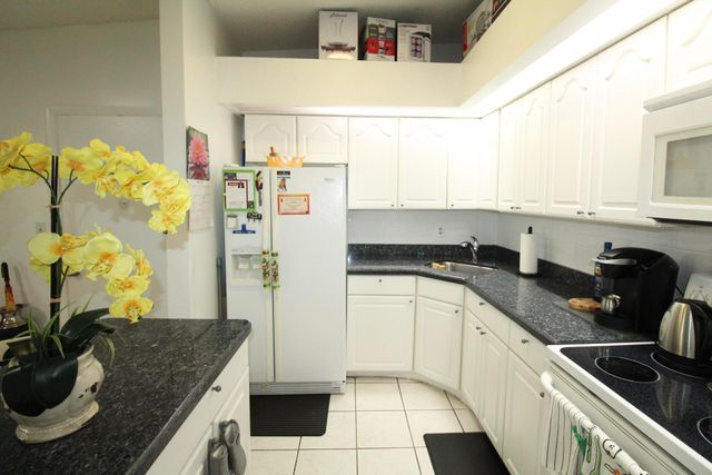 9342 S Belfort Circle 214, Tamarac, FL 33321