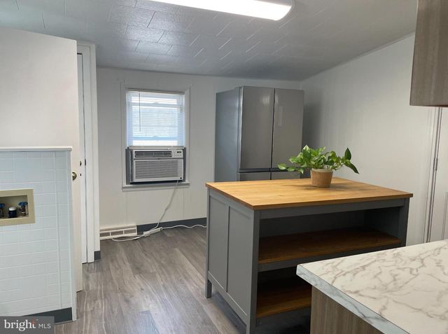 708 E CHESTNUT AVE, Vineland, NJ 08360