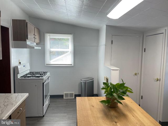 708 E CHESTNUT AVE, Vineland, NJ 08360