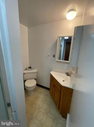 708 E CHESTNUT AVE, Vineland, NJ 08360