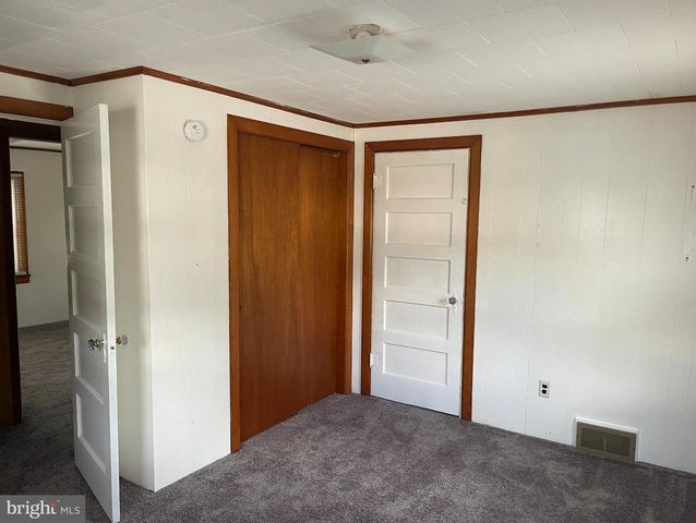 708 E CHESTNUT AVE, Vineland, NJ 08360