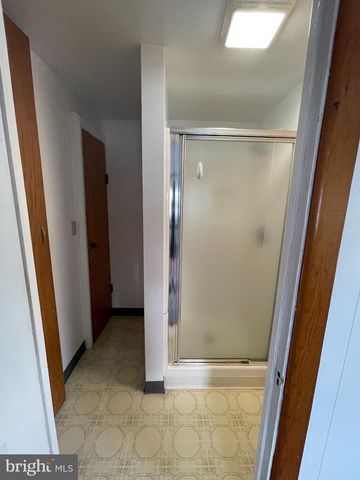 708 E CHESTNUT AVE, Vineland, NJ 08360