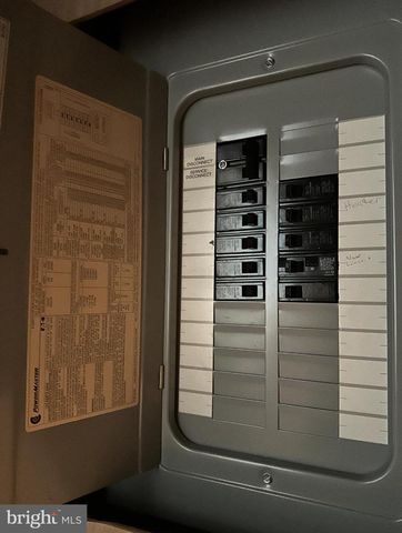 708 E CHESTNUT AVE, Vineland, NJ 08360