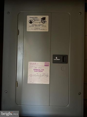 708 E CHESTNUT AVE, Vineland, NJ 08360