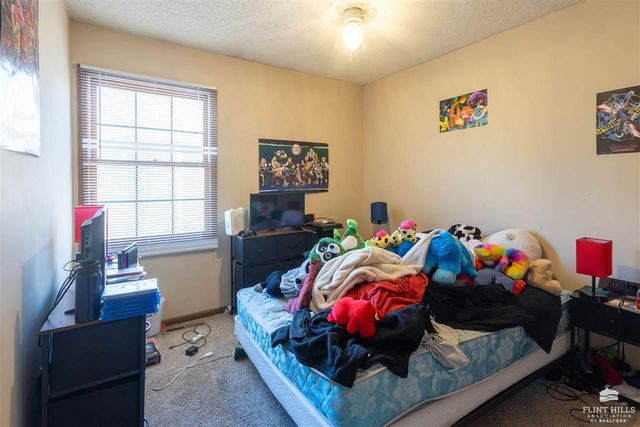 2556 Candle Crest Cir., Manhattan, KS 66503