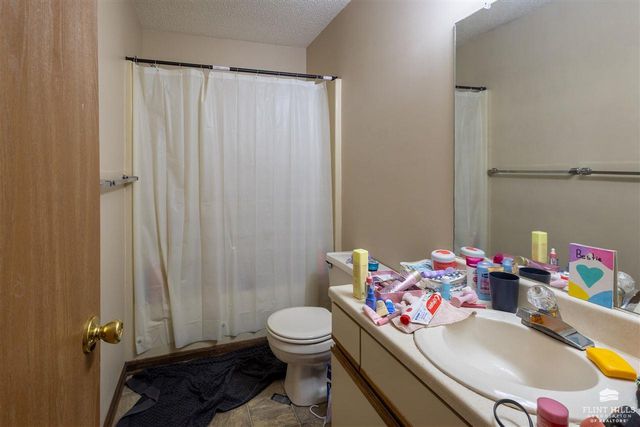 2556 Candle Crest Cir., Manhattan, KS 66503