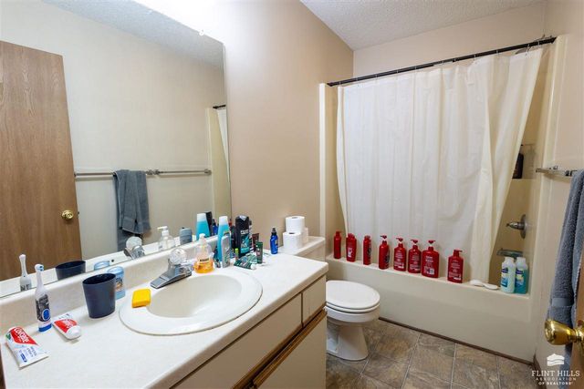 2556 Candle Crest Cir., Manhattan, KS 66503