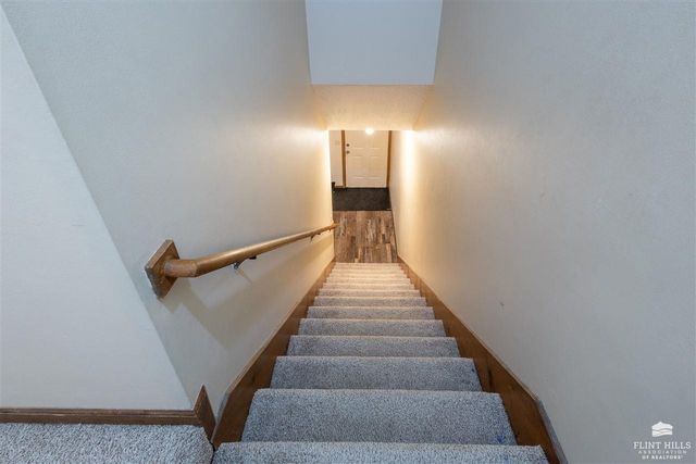 2556 Candle Crest Cir., Manhattan, KS 66503