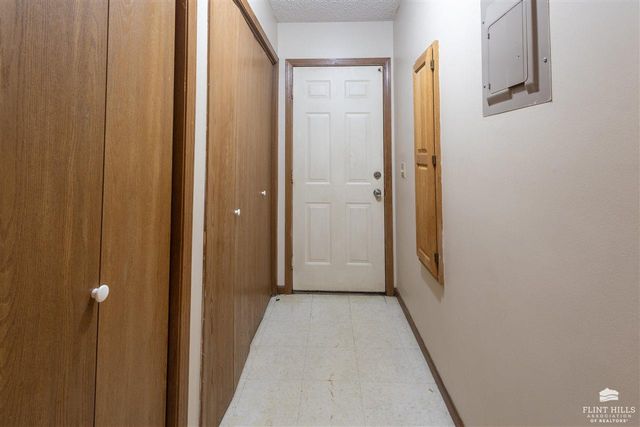 2556 Candle Crest Cir., Manhattan, KS 66503