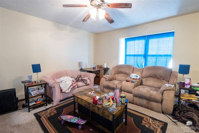 2556 Candle Crest Cir., Manhattan, KS 66503