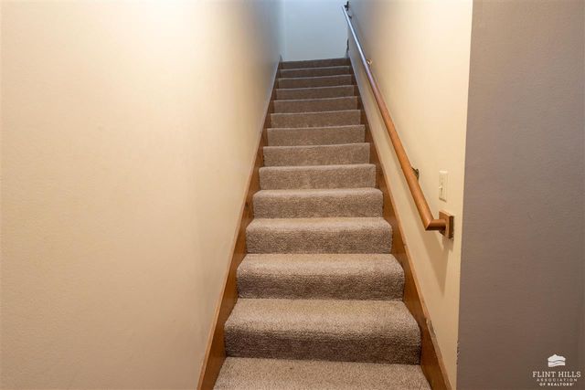 2556 Candle Crest Cir., Manhattan, KS 66503