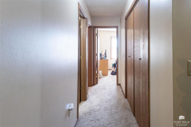 2556 Candle Crest Cir., Manhattan, KS 66503