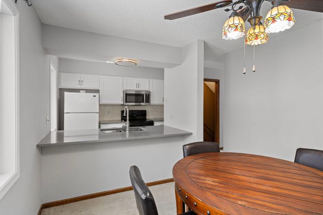 1595 W Wayzata Boulevard F, Long Lake, MN 55356