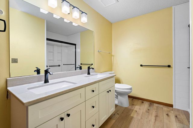 1595 W Wayzata Boulevard F, Long Lake, MN 55356