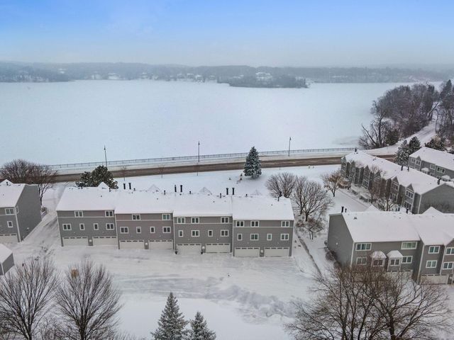 1595 W Wayzata Boulevard F, Long Lake, MN 55356