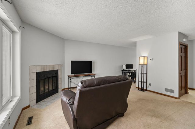 1595 W Wayzata Boulevard F, Long Lake, MN 55356