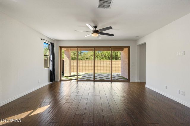 5622 S 28TH Street, Phoenix, AZ 85040