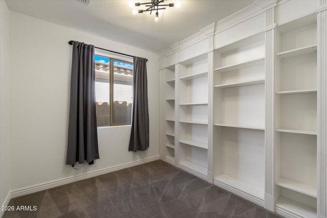 5622 S 28TH Street, Phoenix, AZ 85040