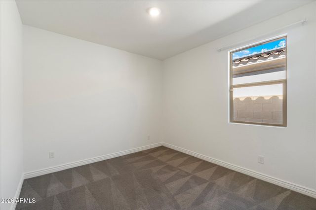 5622 S 28TH Street, Phoenix, AZ 85040