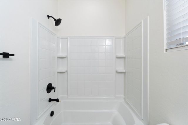 5622 S 28TH Street, Phoenix, AZ 85040