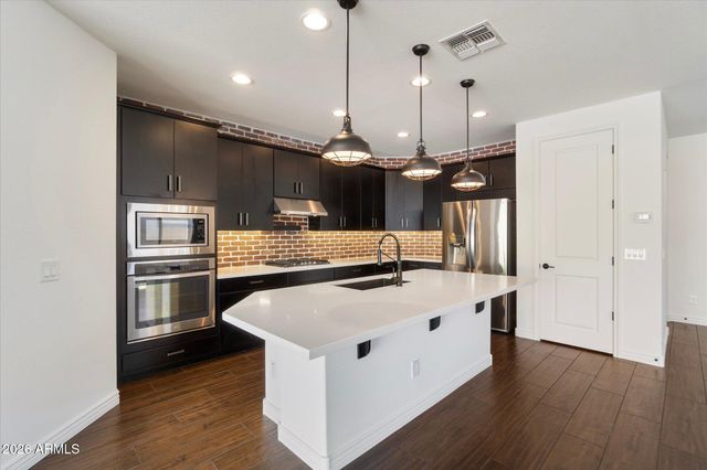 5622 S 28TH Street, Phoenix, AZ 85040