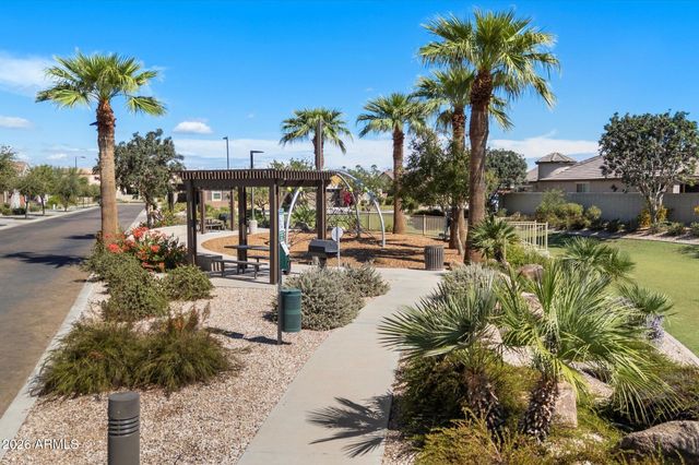 5622 S 28TH Street, Phoenix, AZ 85040
