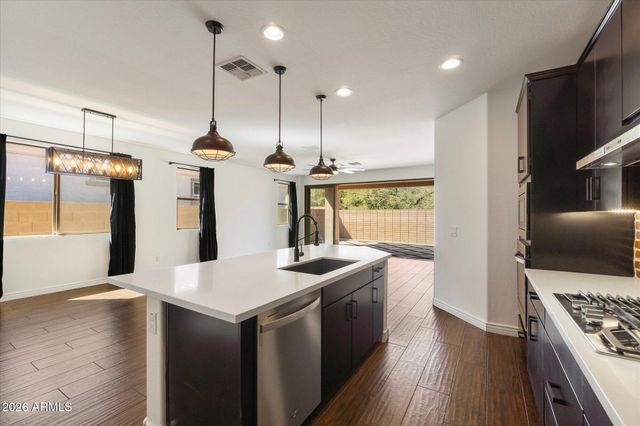 5622 S 28TH Street, Phoenix, AZ 85040