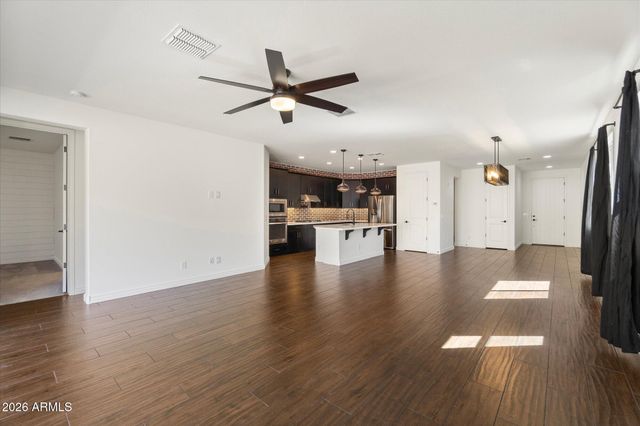 5622 S 28TH Street, Phoenix, AZ 85040