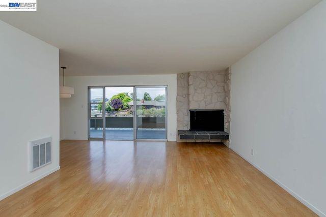 339 Broadway 116, Alameda, CA 94501