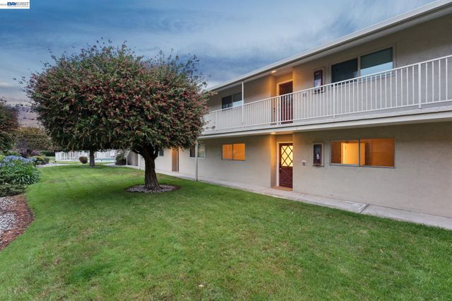 339 Broadway 116, Alameda, CA 94501