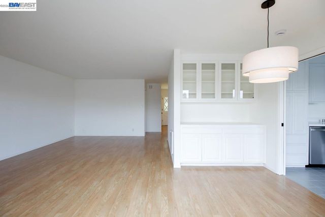 339 Broadway 116, Alameda, CA 94501