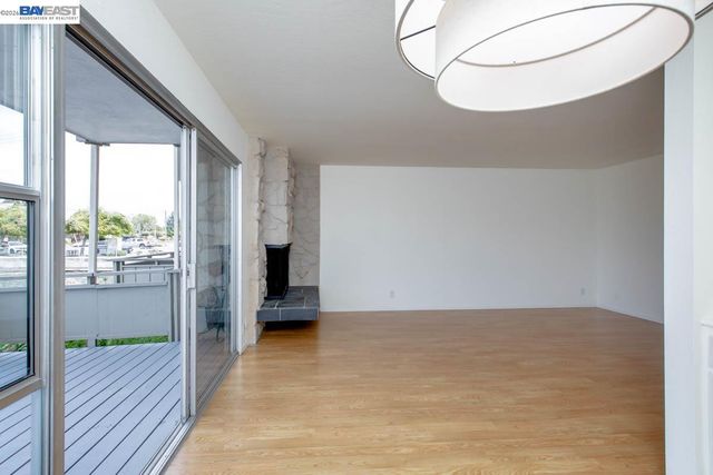 339 Broadway 116, Alameda, CA 94501