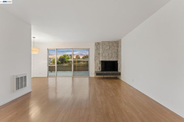 339 Broadway 116, Alameda, CA 94501