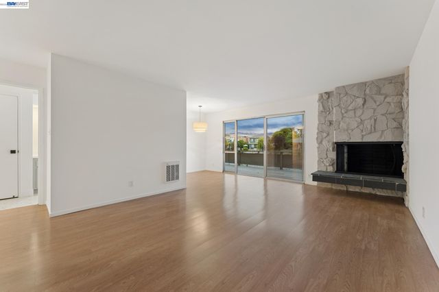 339 Broadway 116, Alameda, CA 94501