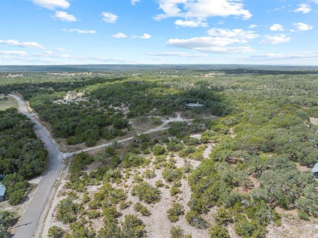 700 Rolling Hills DR, Wimberley, TX 78676