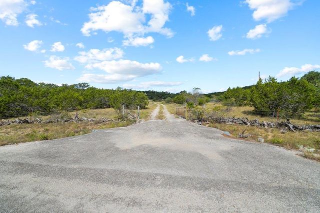 700 Rolling Hills DR, Wimberley, TX 78676