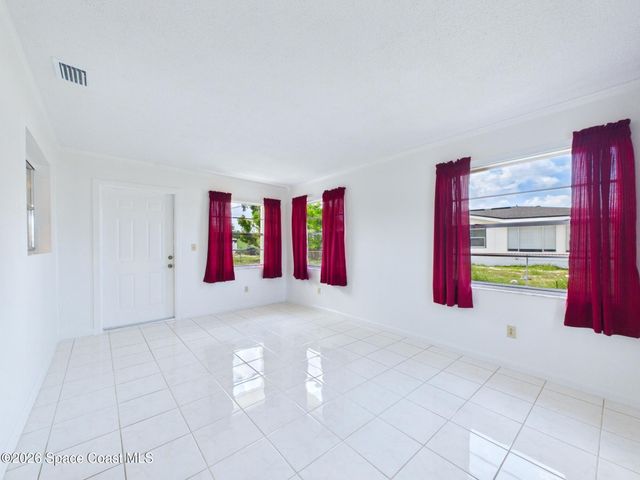 2939 Chipper Drive NE, Palm Bay, FL 32905