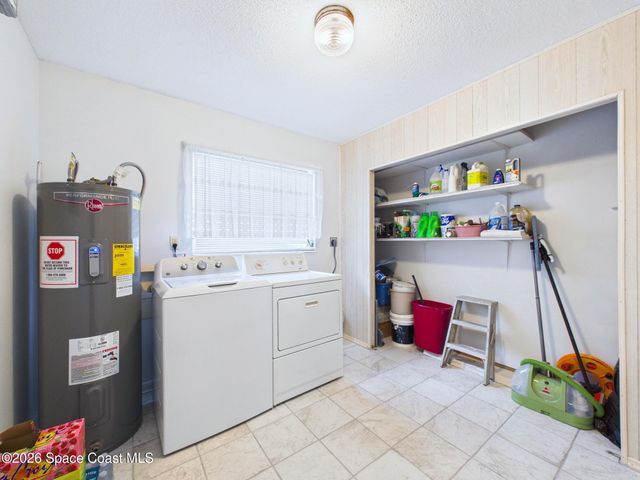 2939 Chipper Drive NE, Palm Bay, FL 32905
