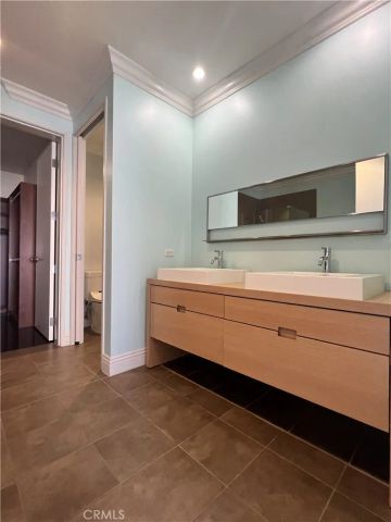 801 S Grand 2204, Los Angeles, CA 90017