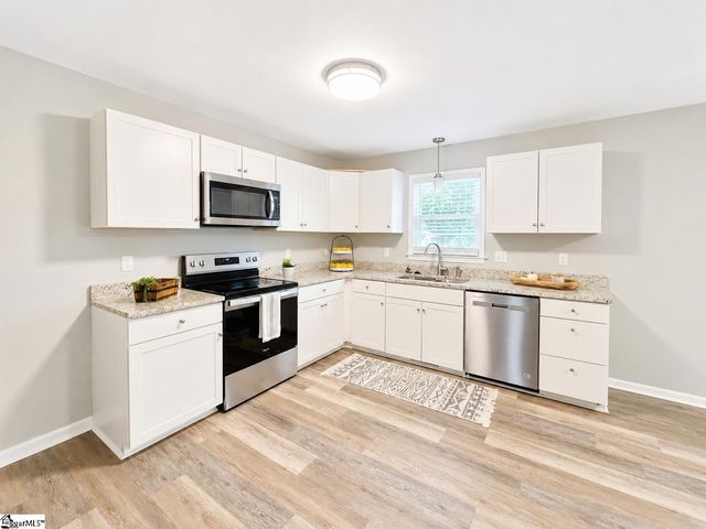 141 Russell Street, Spartanburg, SC 29307