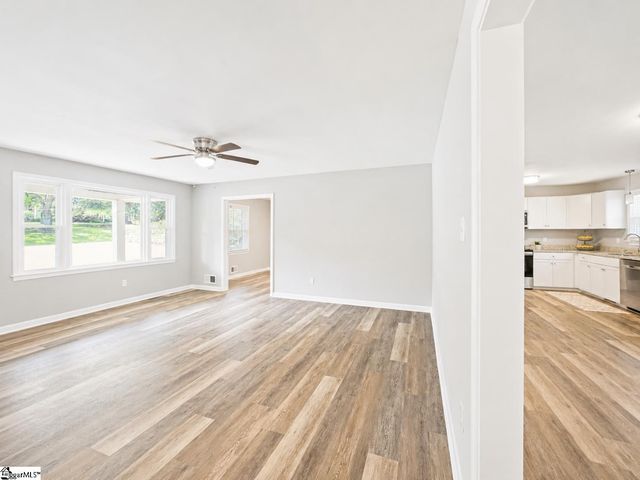 141 Russell Street, Spartanburg, SC 29307