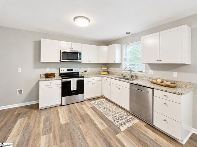 141 Russell Street, Spartanburg, SC 29307