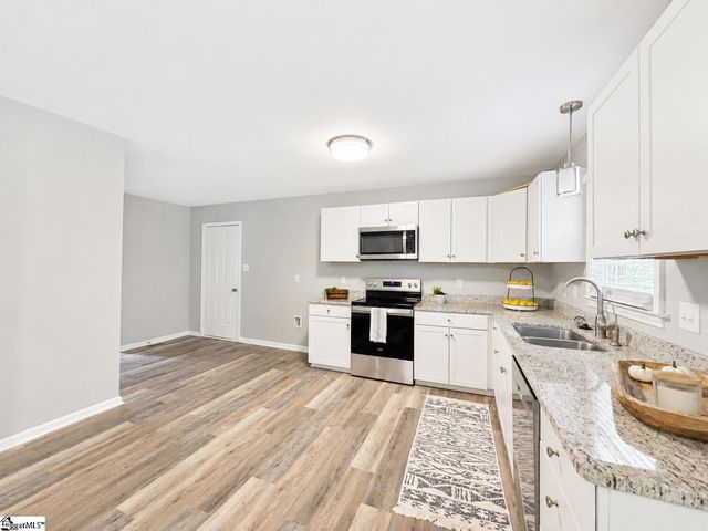 141 Russell Street, Spartanburg, SC 29307