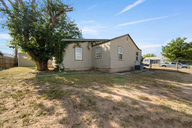 2004 N Monticello St, Big Spring, TX 79720