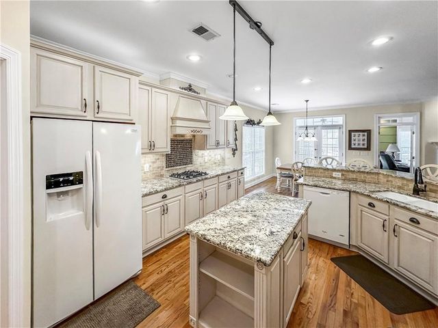 1773 Glenwood Way, Snellville, GA 30078