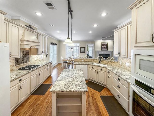 1773 Glenwood Way, Snellville, GA 30078